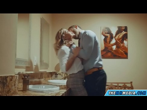 ❤️ ໃນເວລາທີ່ຜິວເນື້ອສີຂາວ busty seduces ທ່ານຢູ່ໃນຫ້ອງນ້ໍາສາທາລະນະ ️ ວິດີໂອຮ່ວມເພດ  ທີ່ lo.space-assistant.ru ️❤